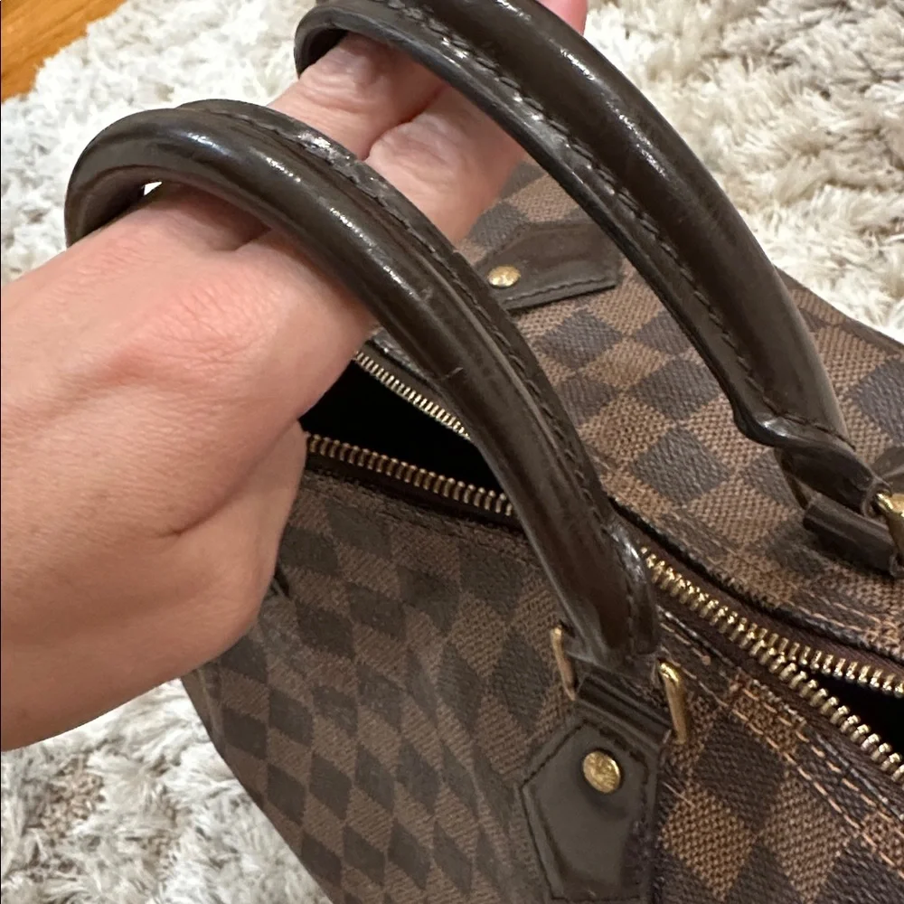 Louis Vuitton
Damier Ebene Speedy 35 - Picture 3 of 11